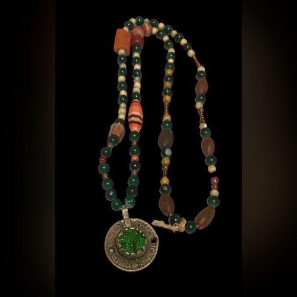 Jewelry - 💃🏼⚜️ Vintage Bead Necklace #6904